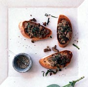 Crostini Con Fegato di Pollo e Salvia