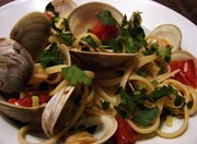 Linguine con Vongole e Arugula