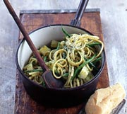 Linguine with Pesto, Potatoes and Green Beans