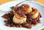Scallops with Almonds and Grapes