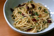 Spaghetti with Garlic, Oil and Sun Dried Tomatoes